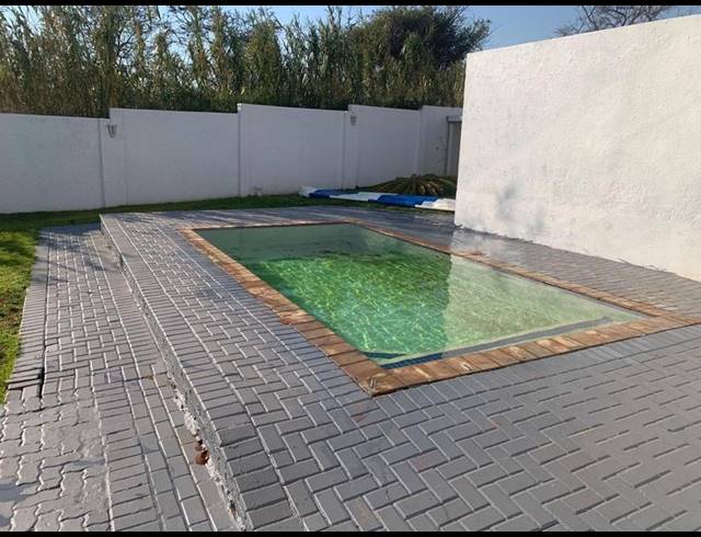 6 BEDROOM HOUSE FOR SALE IN NINAPARK